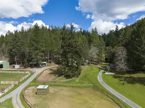 910 Reeves Creek Road Selma OR 97538