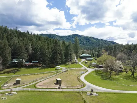 910 Reeves Creek Road Selma OR 97538