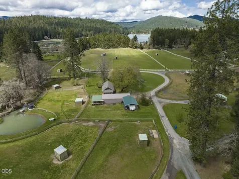 910 Reeves Creek Road Selma OR 97538