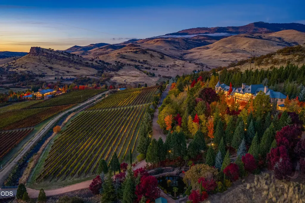 200 Belle Fiore Lane Ashland OR 97520