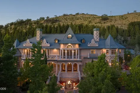 200 Belle Fiore Lane Ashland OR 97520