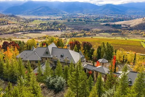 200 Belle Fiore Lane Ashland OR 97520