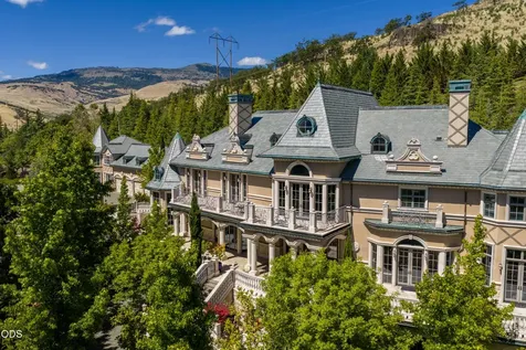 200 Belle Fiore Lane Ashland OR 97520
