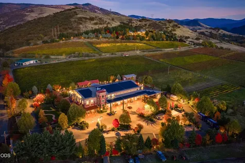 200 Belle Fiore Lane Ashland OR 97520