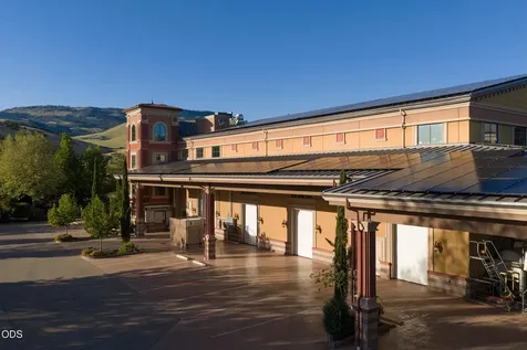 200 Belle Fiore Lane Ashland OR 97520