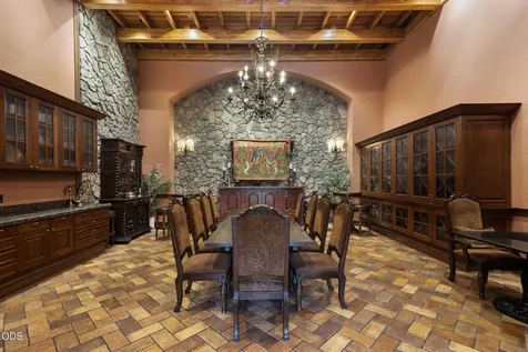 200 Belle Fiore Lane Ashland OR 97520