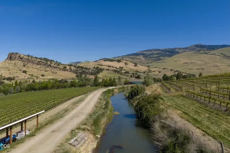 200 Belle Fiore Lane Ashland OR 97520