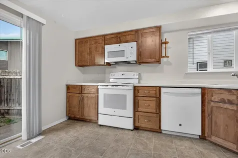 211 W Bolz Road Phoenix OR 97535