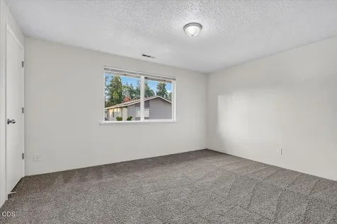 211 W Bolz Road Phoenix OR 97535