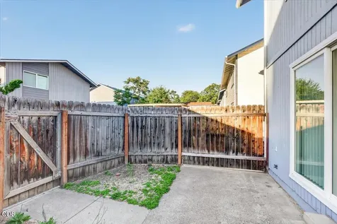 211 W Bolz Road Phoenix OR 97535