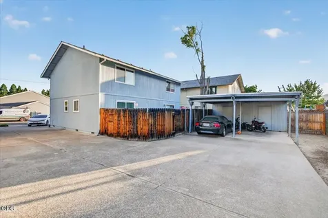 211 W Bolz Road Phoenix OR 97535