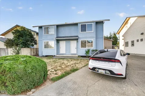 211 W Bolz Road Phoenix OR 97535