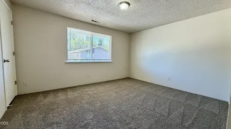 231 W Bolz Road Phoenix OR 97535