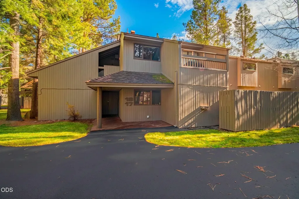 57218 Island Road Sunriver OR 97707
