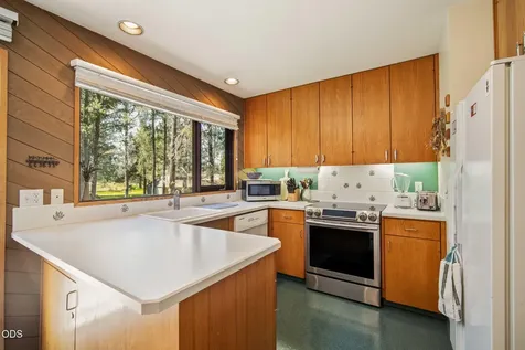 57218 Island Road Sunriver OR 97707