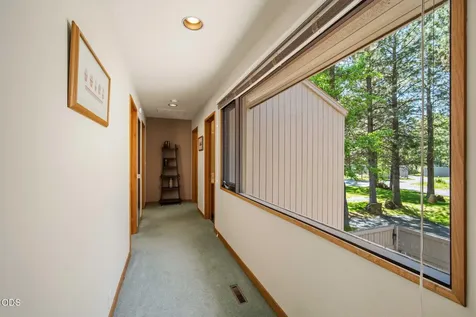 57218 Island Road Sunriver OR 97707