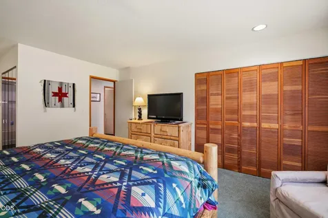 57218 Island Road Sunriver OR 97707