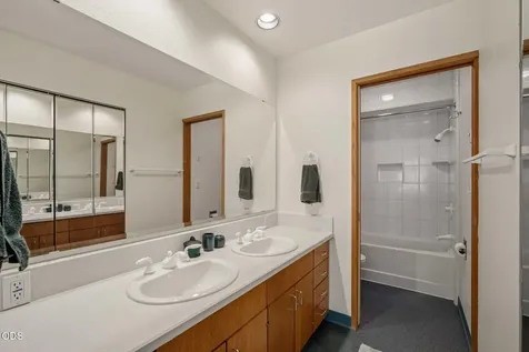 57218 Island Road Sunriver OR 97707