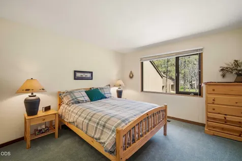 57218 Island Road Sunriver OR 97707