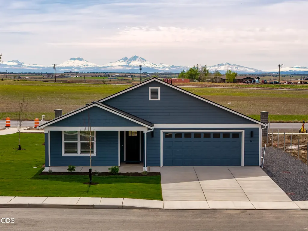 201 SE Peppermint Loop Culver OR 97734