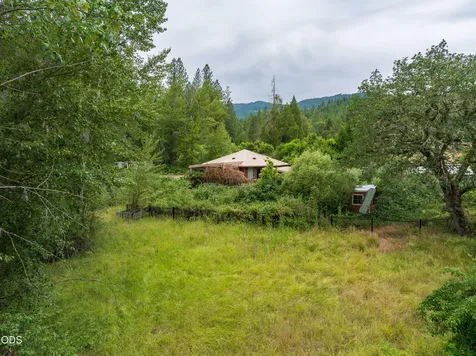 10216 W Evans Creek Road Rogue River OR 97537