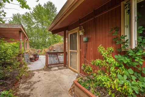 10216 W Evans Creek Road Rogue River OR 97537