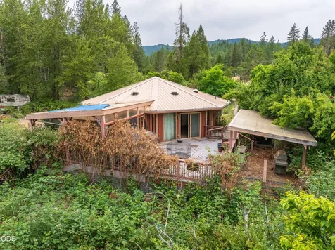 10216 W Evans Creek Road Rogue River OR 97537