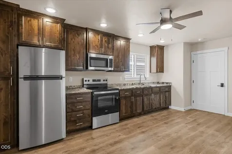 7869 Houston Loop White City OR 97503
