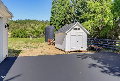 4244 Griffin Creek Road Medford OR 97501