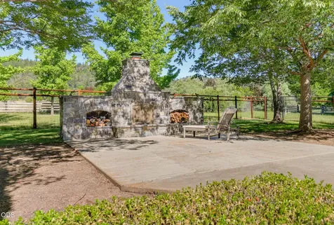 4244 Griffin Creek Road Medford OR 97501