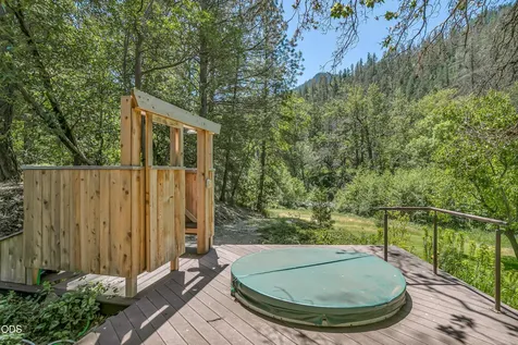 13587 Or-238 Jacksonville OR 97530