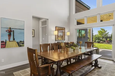 471 E Diamond Peak Avenue Sisters OR 97759