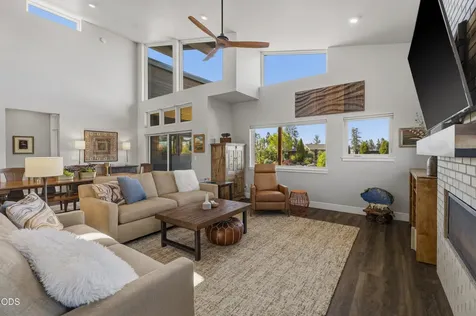 471 E Diamond Peak Avenue Sisters OR 97759