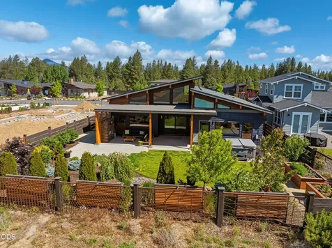 471 E Diamond Peak Avenue Sisters OR 97759