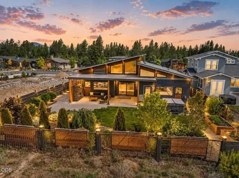 471 E Diamond Peak Avenue Sisters OR 97759