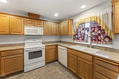 2550 SW Elmer Nelson Lane Grants Pass OR 97527