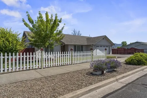 2550 SW Elmer Nelson Lane Grants Pass OR 97527