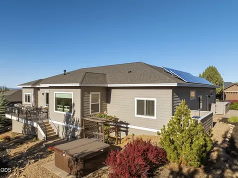 257 Highland Meadow Loop Redmond OR 97756