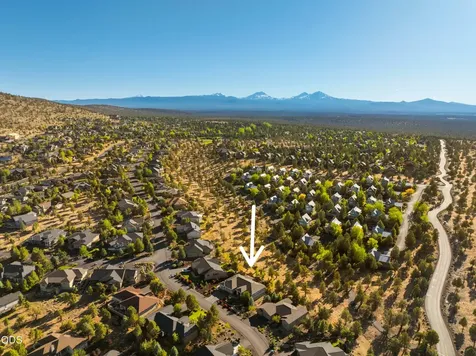 257 Highland Meadow Loop Redmond OR 97756