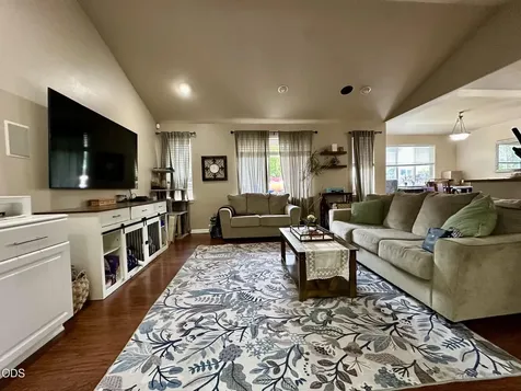 2142 NW Elm Avenue Redmond OR 97756