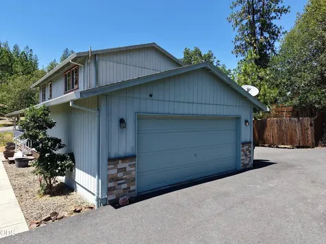 10 Quail Run Drive Shady Cove OR 97539