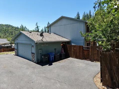 10 Quail Run Drive Shady Cove OR 97539