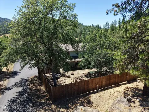 10 Quail Run Drive Shady Cove OR 97539