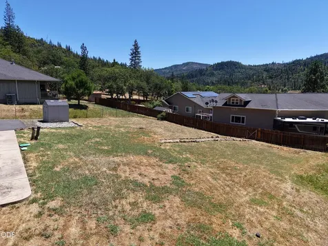 10 Quail Run Drive Shady Cove OR 97539