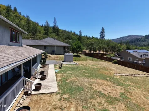 10 Quail Run Drive Shady Cove OR 97539