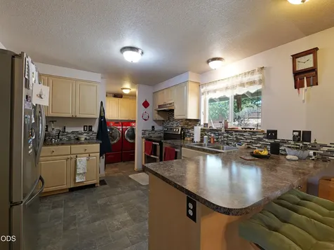 10 Quail Run Drive Shady Cove OR 97539