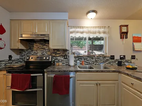 10 Quail Run Drive Shady Cove OR 97539