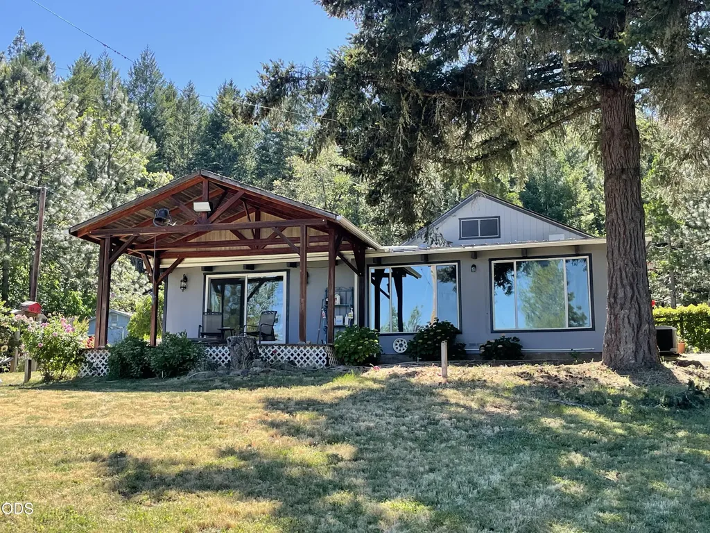 2640 Birdseye Creek Road Gold Hill OR 97525
