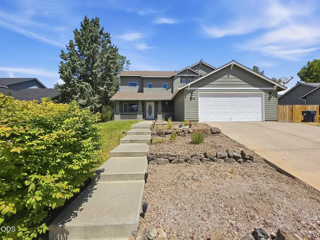 919 NW Oak Lane Redmond OR 97756