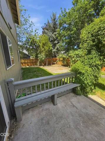 919 NW Oak Lane Redmond OR 97756